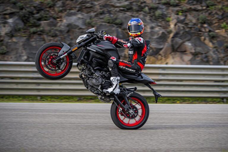 2021-Ducati-Monster-24-768x512